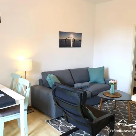 39 Weisse Am Schwanenteich Eg Rechts Burg auf Fehmarn